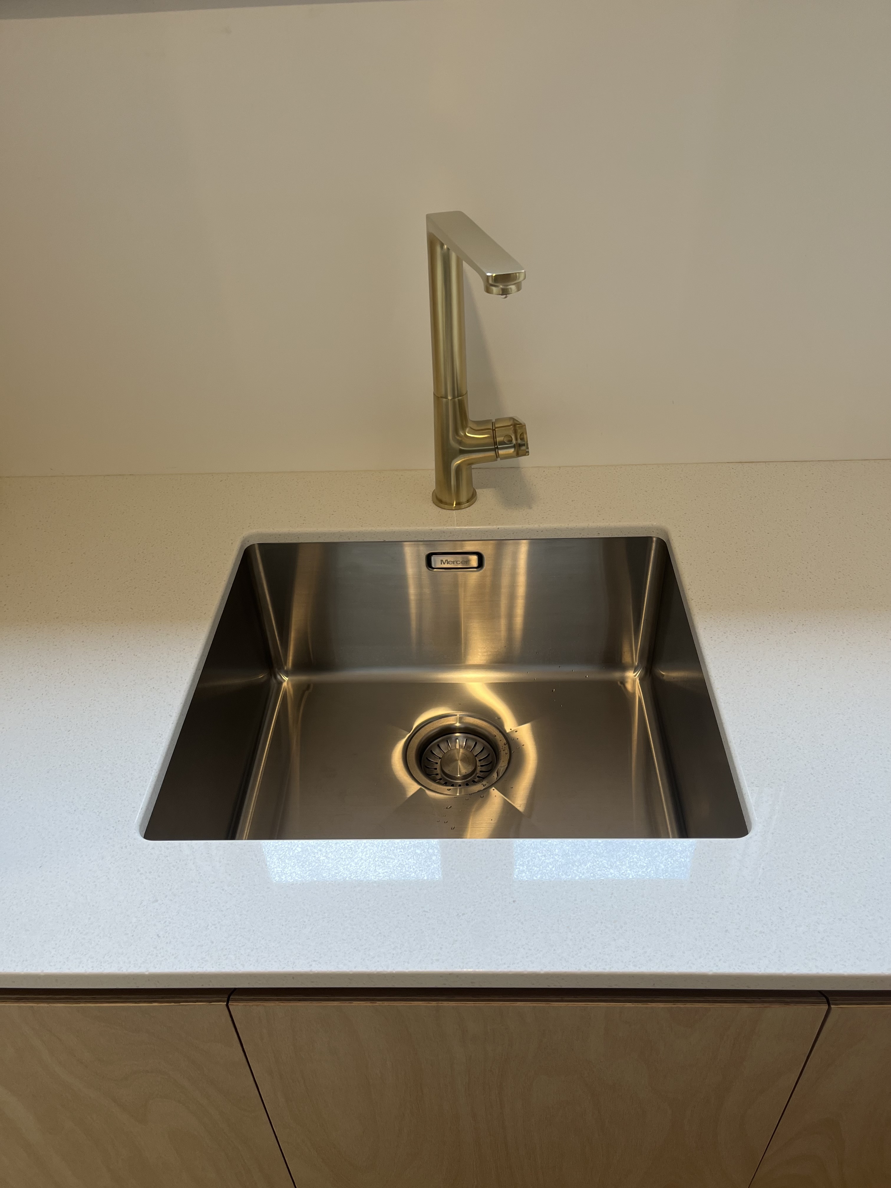 Commercial Building Clean - Professional commercial cleaning in Riccarton, Christchurch. Complete commercial building cleaning solutions